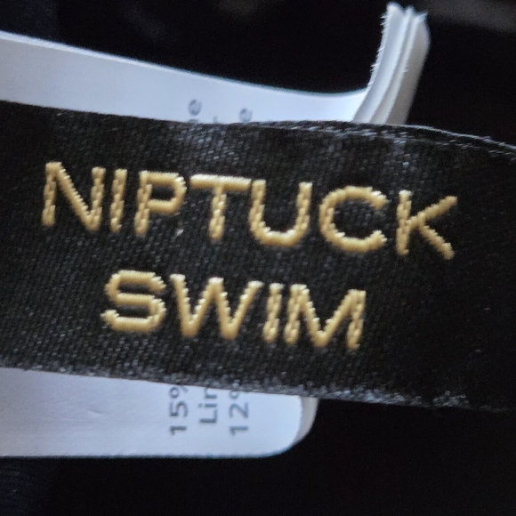 NipTuck Tummy Control Palm Foil Ruched Front Tropical Print One-Piece Swimsuit 8 - Picture 9 of 12